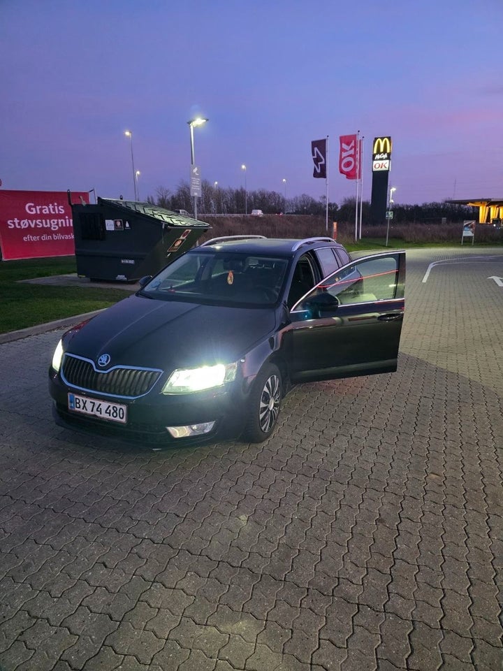 Skoda Octavia 2,0 TDi 150 Ambition Combi DSG 5d
