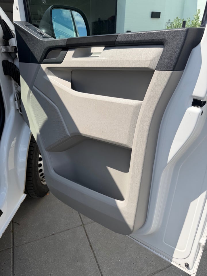 VW Transporter 2,0 TDi 140 Kassevogn DSG lang