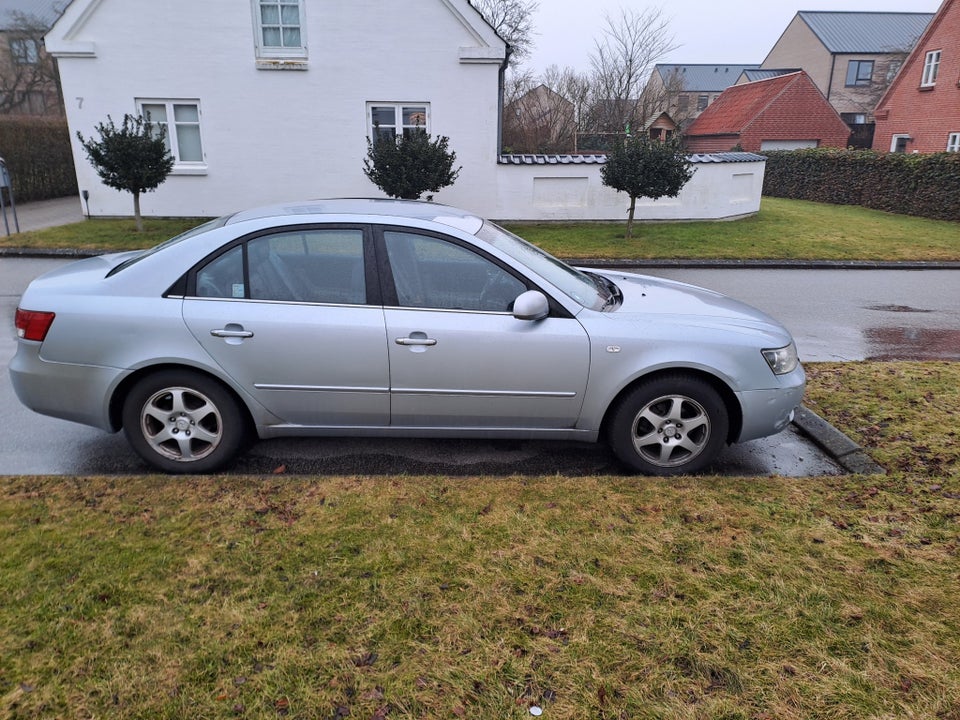 Hyundai Sonata 2,4 GLX aut. 4d