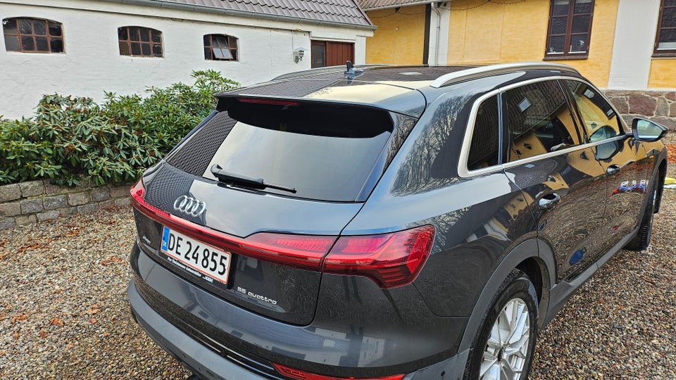 Audi e-tron 55 S-line quattro 5d