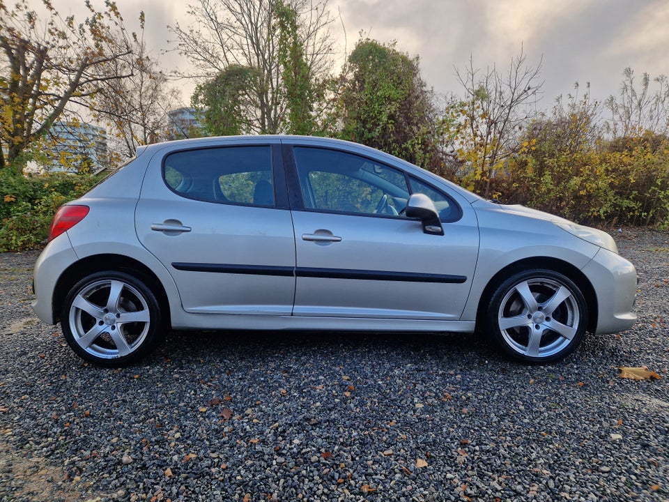 Peugeot 207 1,6  5d