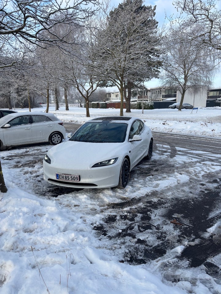 Tesla Model 3 RWD 4d