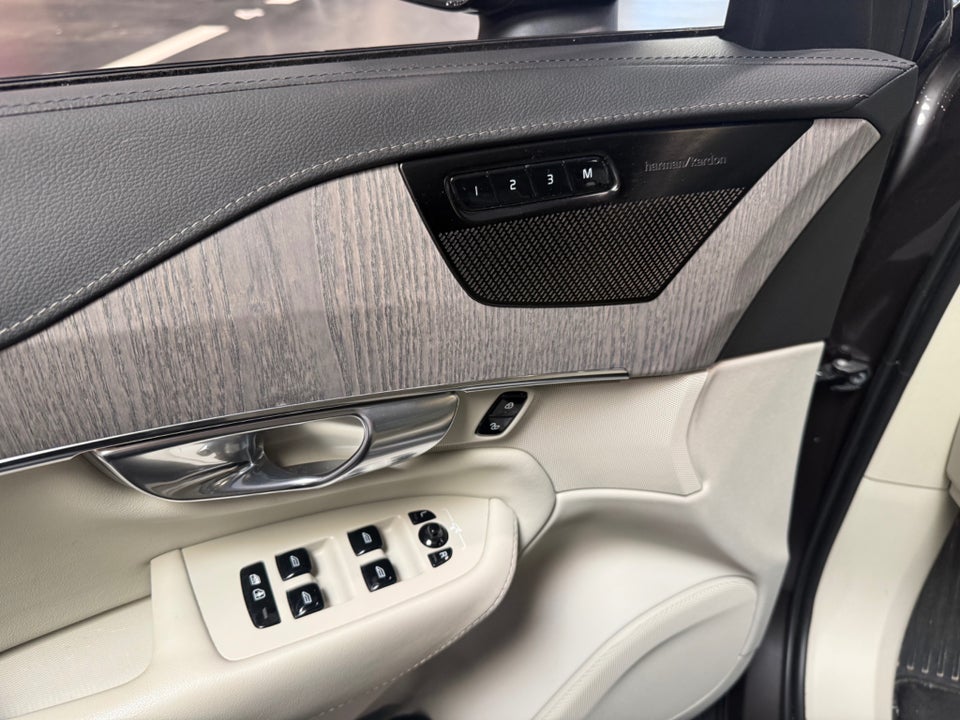 Volvo XC90 2,0 T8 ReCharge Ultimate Dark aut. AWD 7prs 5d