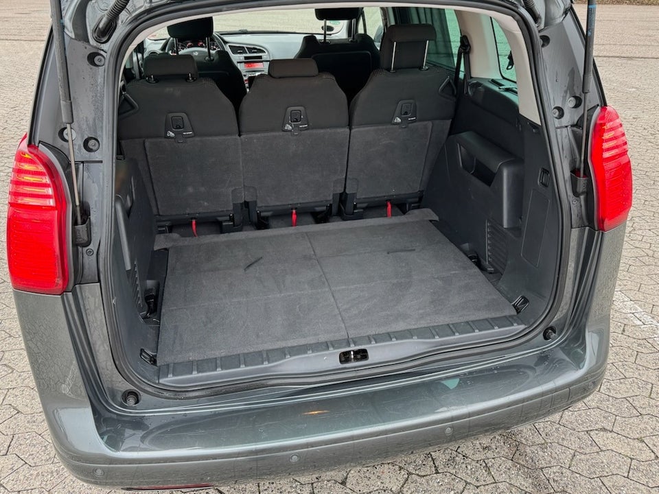 Peugeot 5008 1,6 BlueHDi 120 Style 7prs 5d