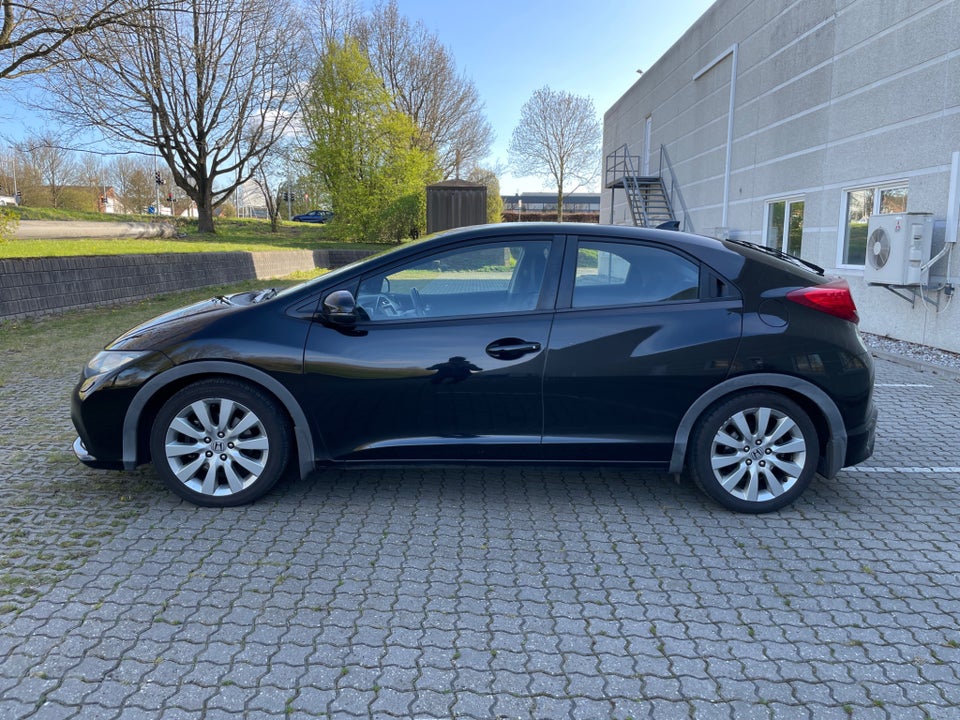 Honda Civic 1,8 i-VTEC Sport 5d