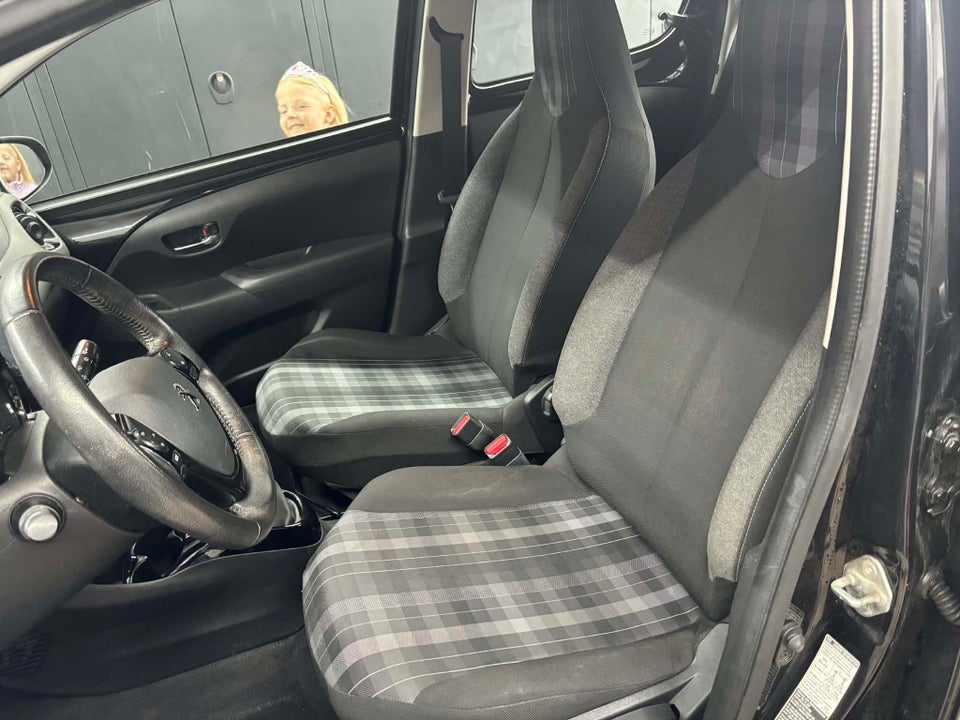 Peugeot 108 1,0 e-VTi 72 Selection Tech 5d