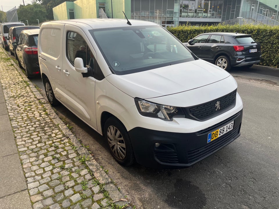 Peugeot Partner 1,5 BlueHDi 100 L1V1 Ultimate Van