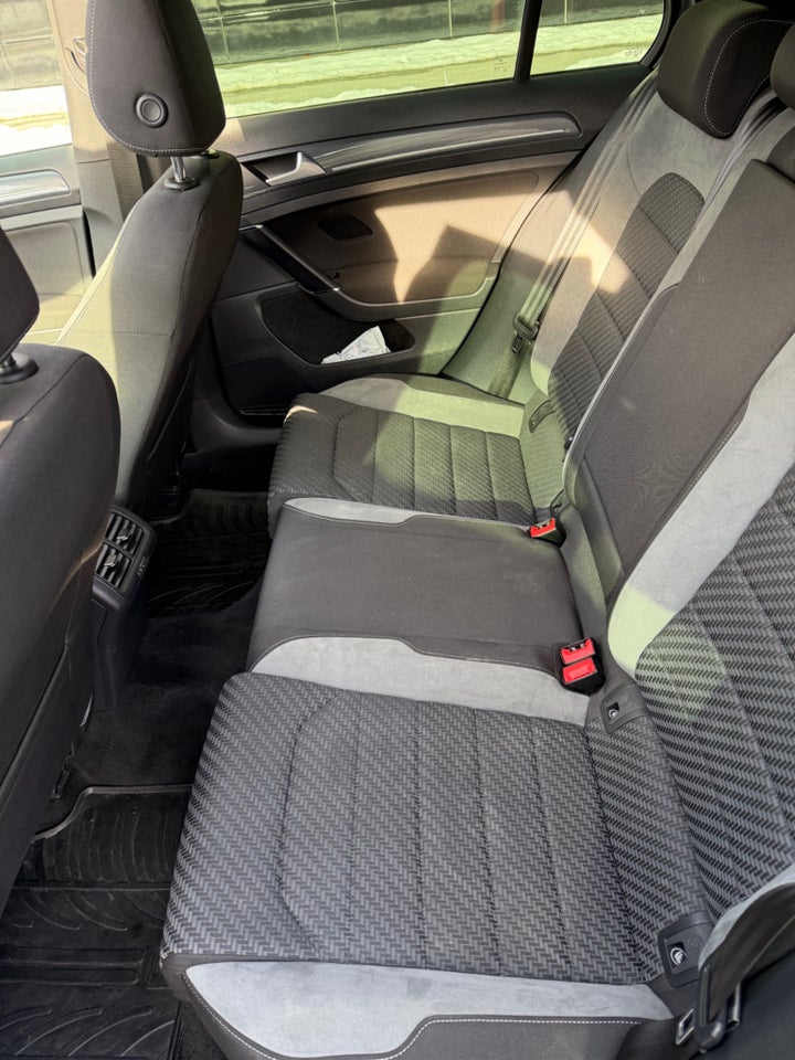 VW Golf VII 1,5 TSi 150 R-line DSG 5d