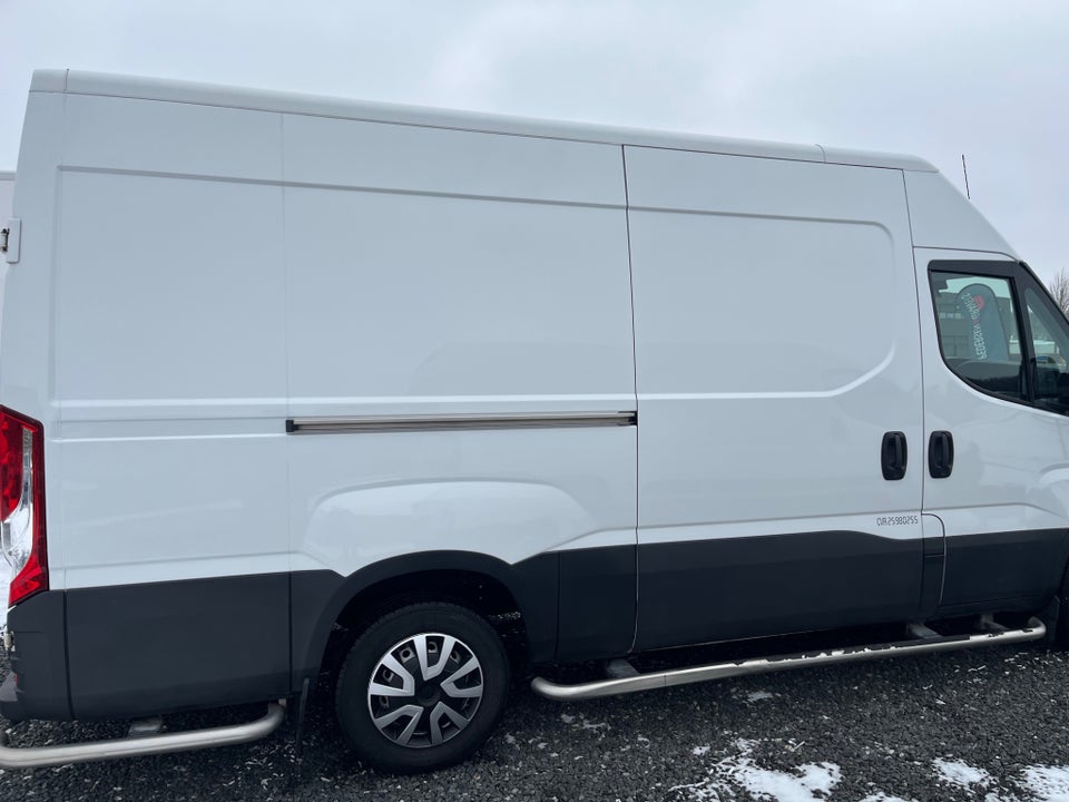 Iveco Daily 35S13 2,8 TDi Kassevogn