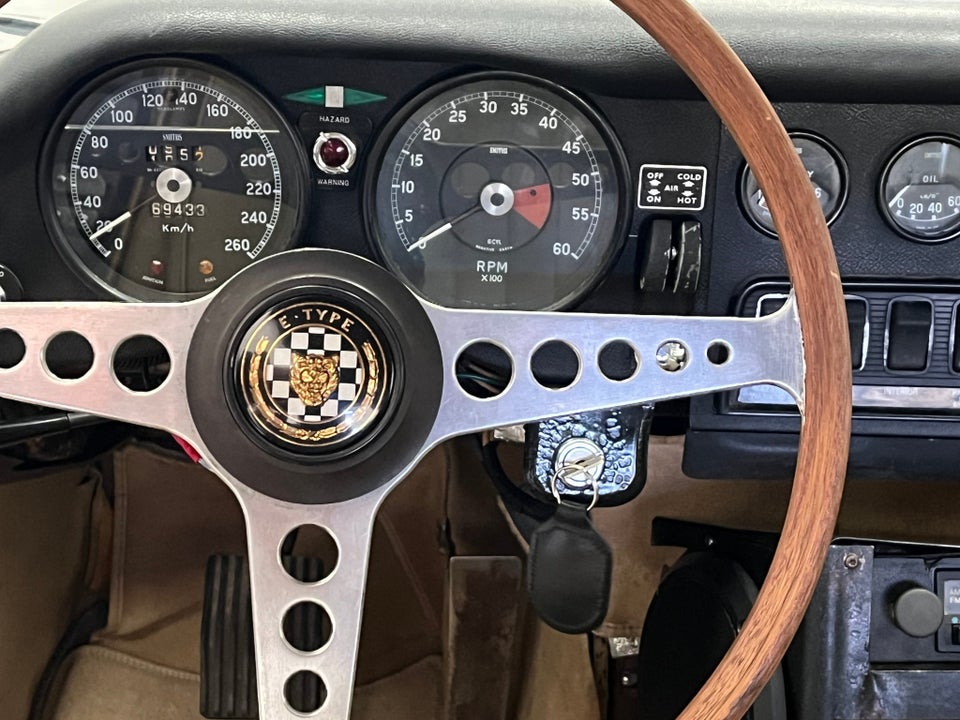 Jaguar E-Type 4,2 2+2 Coupé 2d