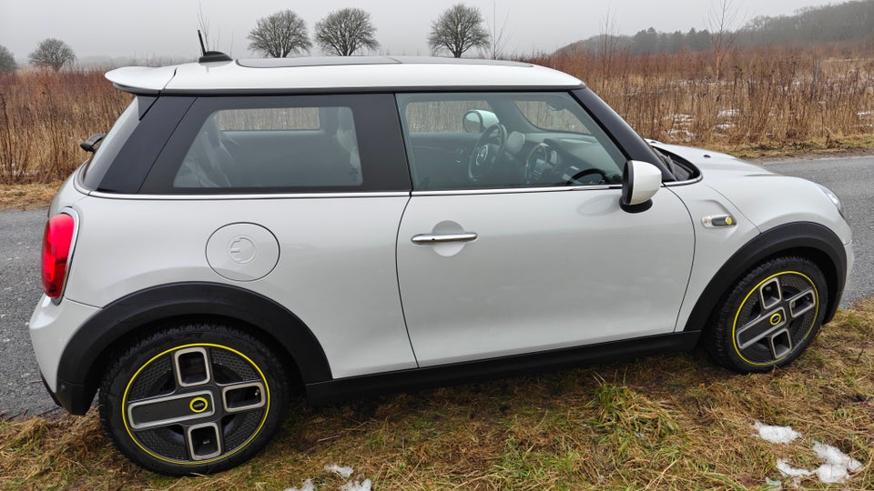 MINI Cooper SE Greenwich 3d