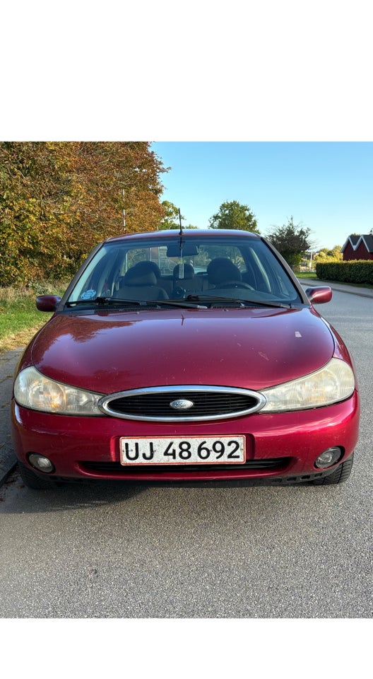 Ford Mondeo 1,8  4d