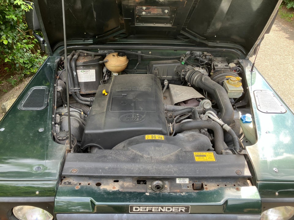 Land Rover Defender 90 2,5 TD5 Hard Top 3d