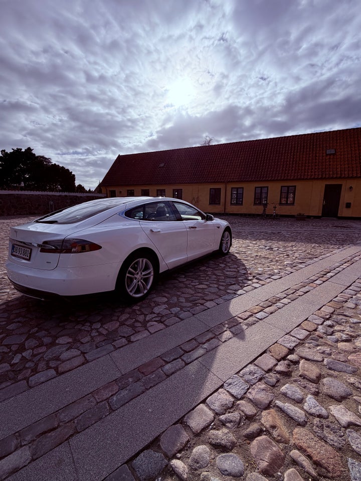 Tesla Model S 85 5d