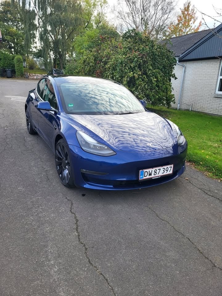 Tesla Model 3 Performance AWD 4d