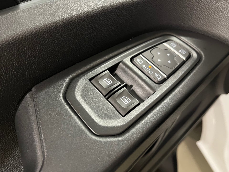 Nissan NV300 2,0 dCi 110 L1H1 Access Combi