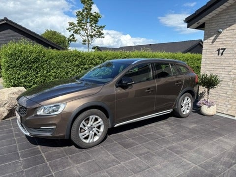 Volvo V60 CC 2,0 D4 190 Momentum aut. 5d