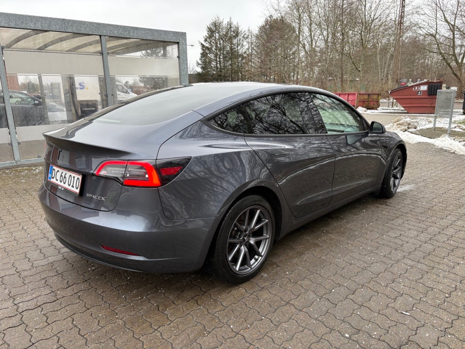 Tesla Model 3 Standard Range+ RWD 4d