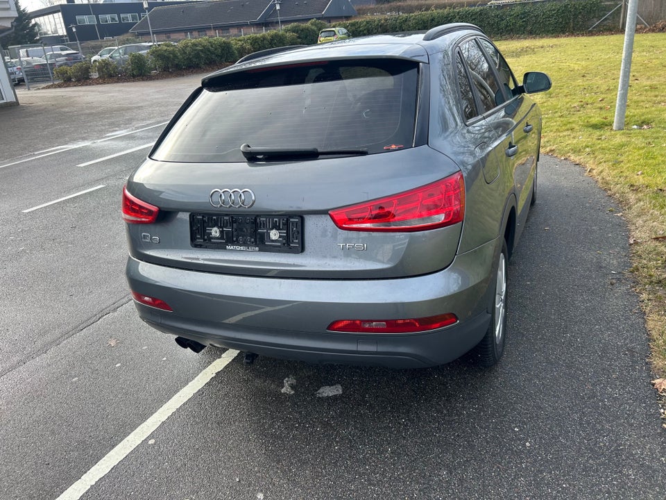 Audi Q3 1,4 TFSi 150 S-tr. 5d