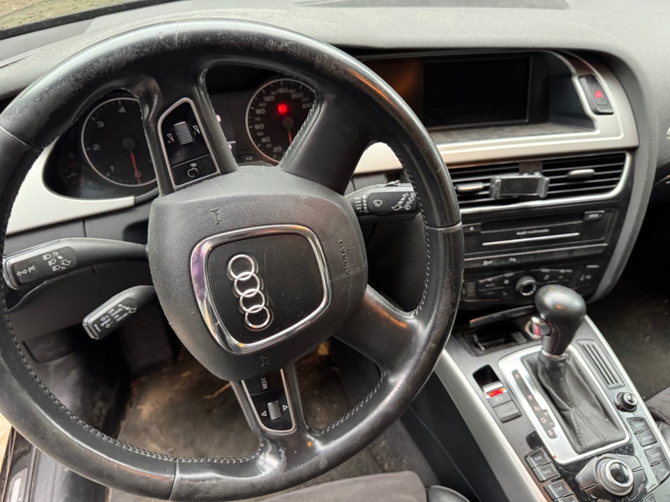 Audi A4 2,0 TDi 143 Avant Multitr. 5d
