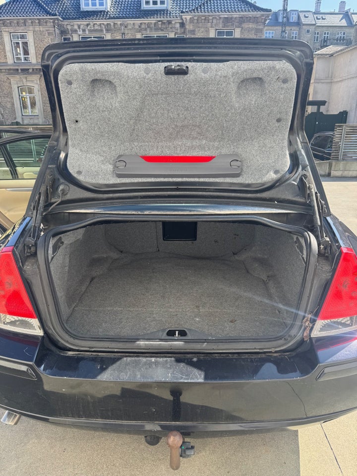 Volvo S60 2,4 140 aut. 4d