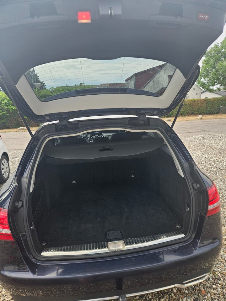 Mercedes C220 d 2,2 Avantgarde stc. aut. 4Matic 5d