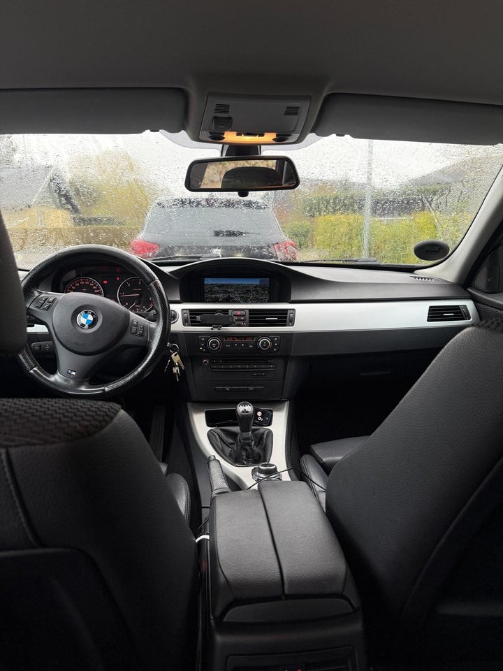 BMW 320d 2,0 Touring 5d