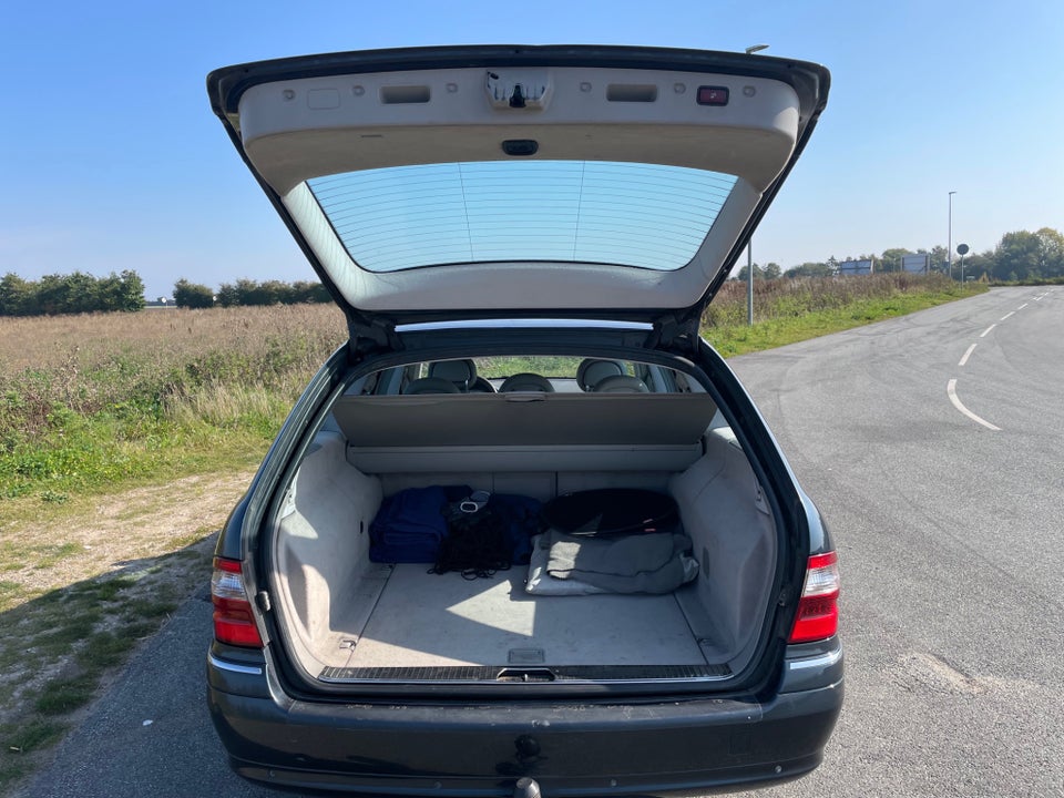 Mercedes E320 3,2 CDi Avantgarde stc. aut. 5d