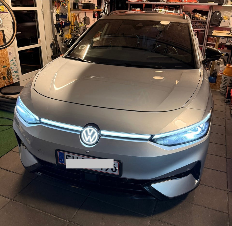 VW ID.7 77 Style+ Tourer 5d