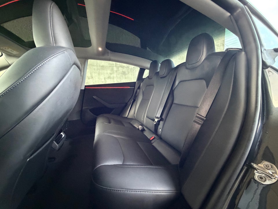 Tesla Model 3 Long Range AWD 4d