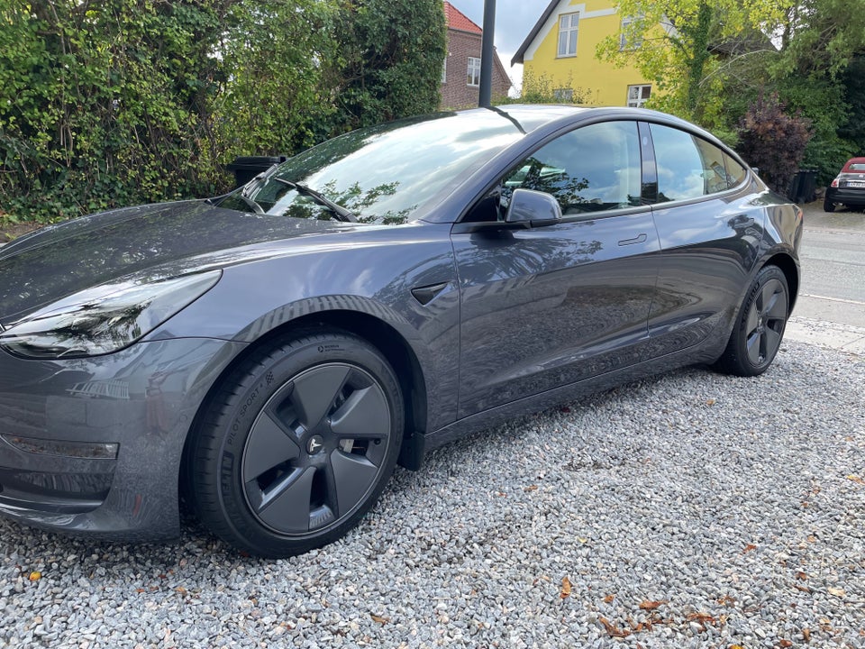 Tesla Model 3 Long Range AWD 4d