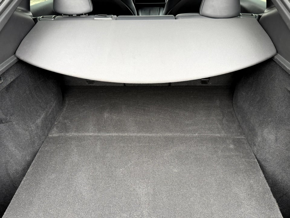 Tesla Model Y Long Range AWD 5d