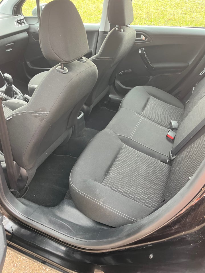 Peugeot 208 1,2 VTi Style 5d