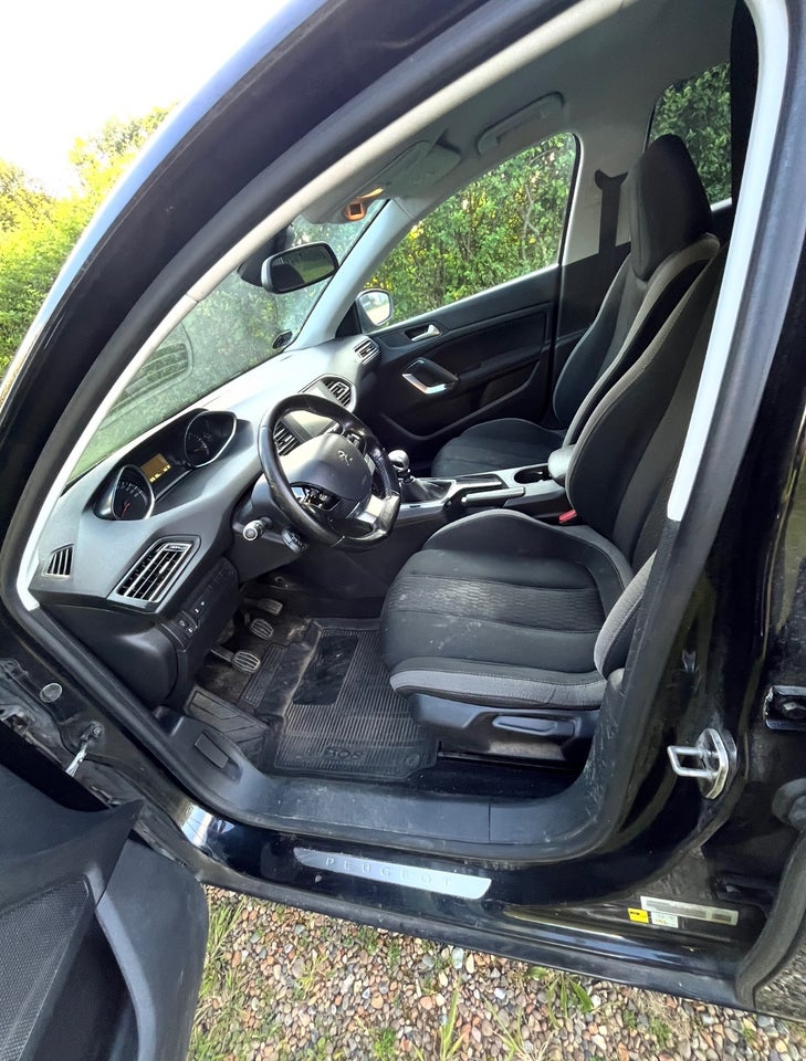 Peugeot 308 1,6 BlueHDi 120 Style SW Van 5d