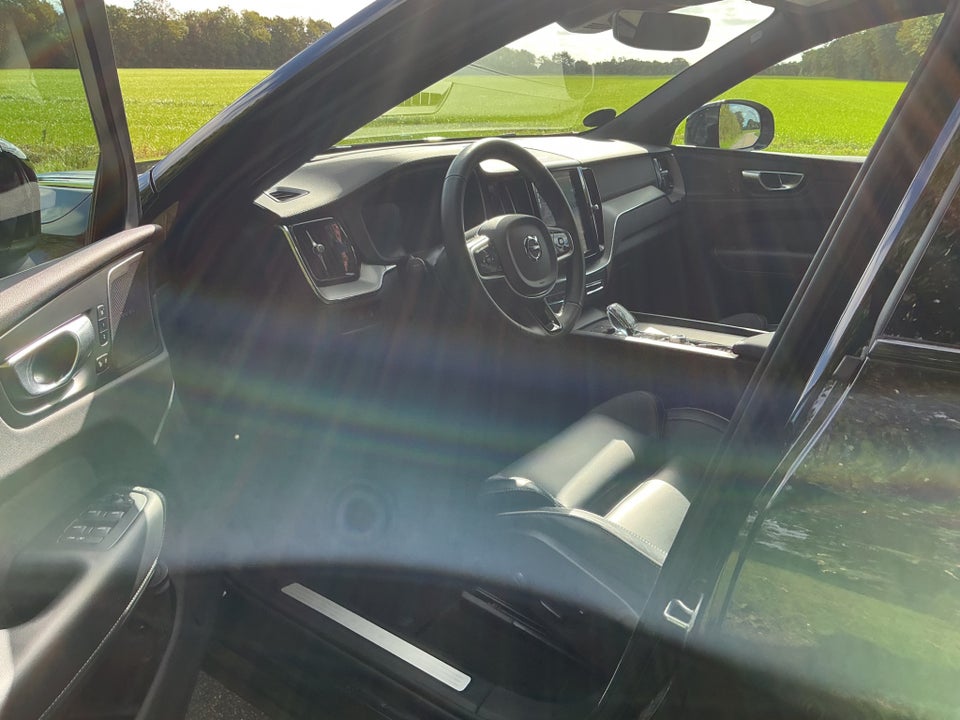 Volvo XC60 2,0 T6 ReCharge Black Edition aut. AWD 5d