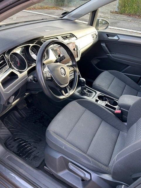 VW Touran 1,6 TDi 115 Comfortline Connect DSG 7prs 5d
