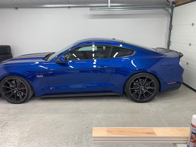 Ford Mustang 5,0 V8 GT Fastback Benzin modelår 2017 km 18000 Blåmetal ABS airbag service ok full, Su