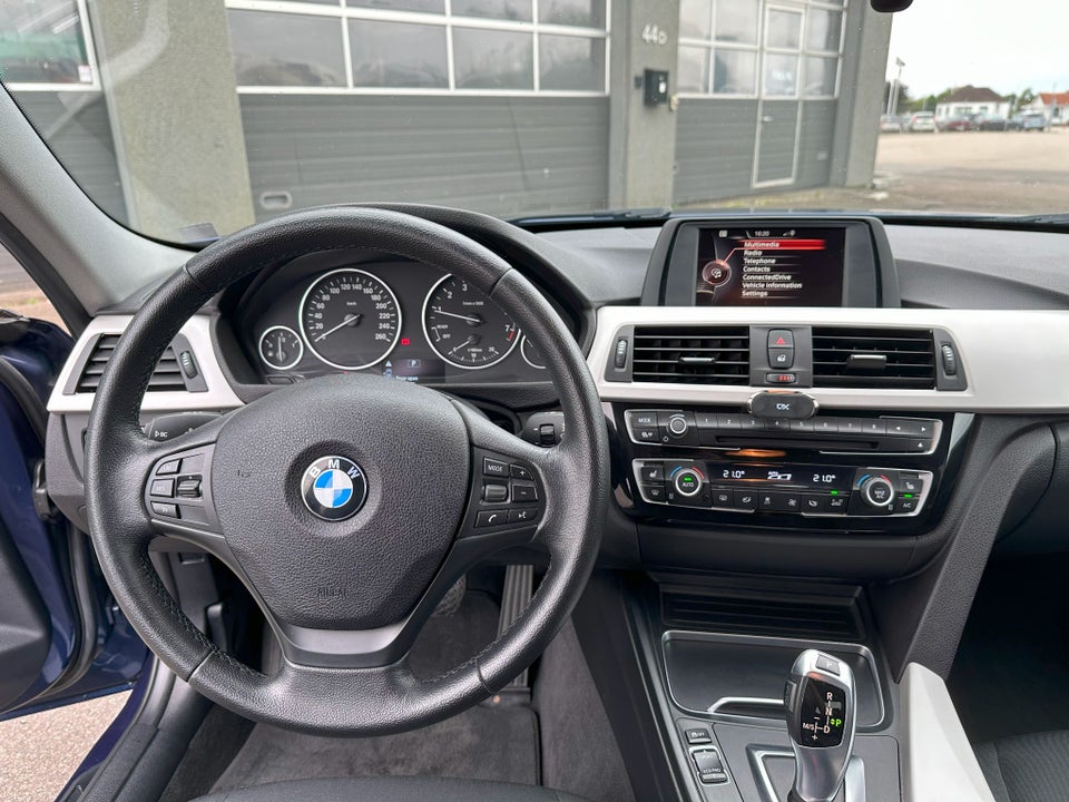 BMW 320i 2,0 aut. 4d