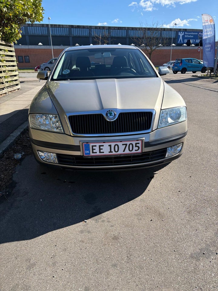 Skoda Octavia 1,6 Ambiente aut. 5d
