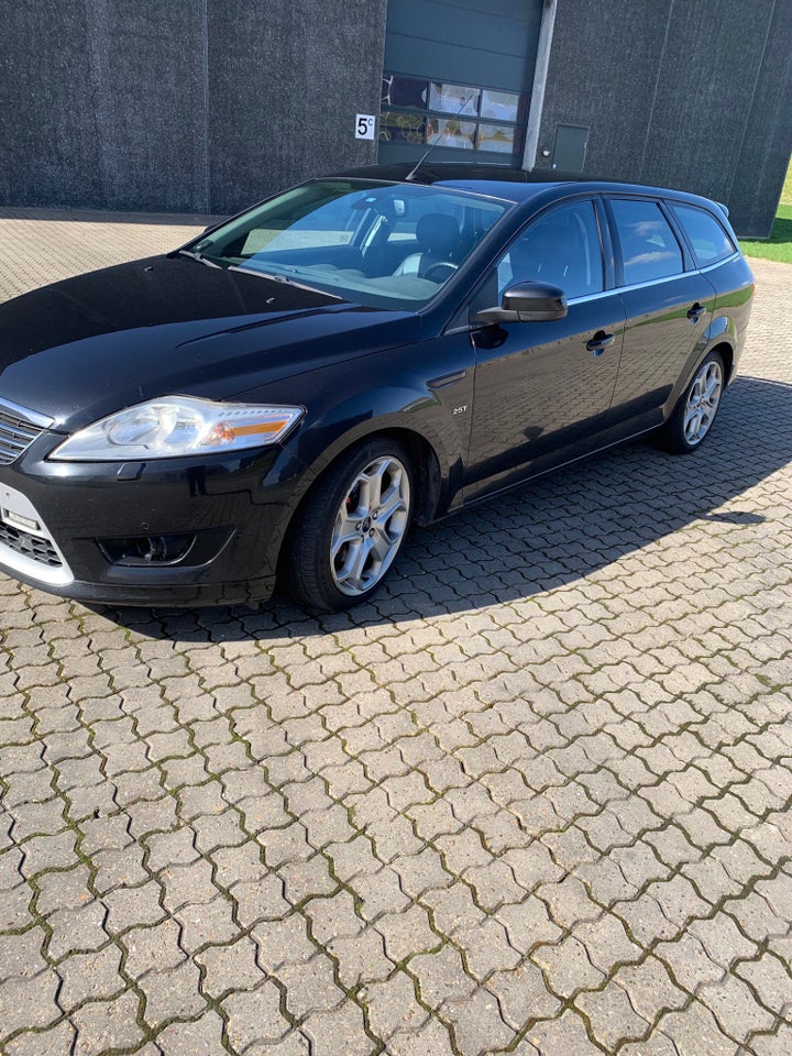 Ford Mondeo 2,5 20V Turbo Titanium stc. 5d