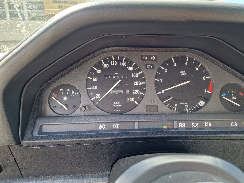 BMW 320i 2,0  4d