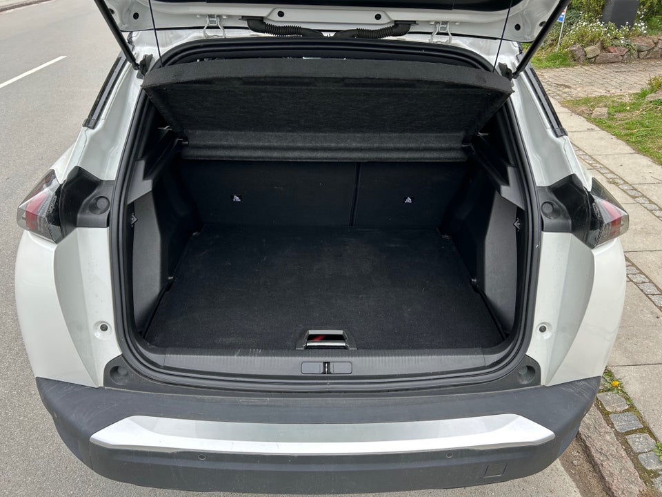 Peugeot e-2008 50 GT 5d