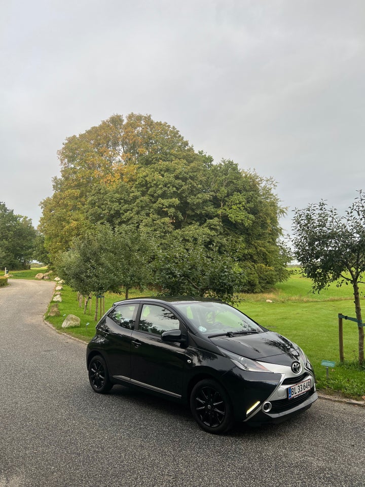 Toyota Aygo 1,0 VVT-i x-play 5d