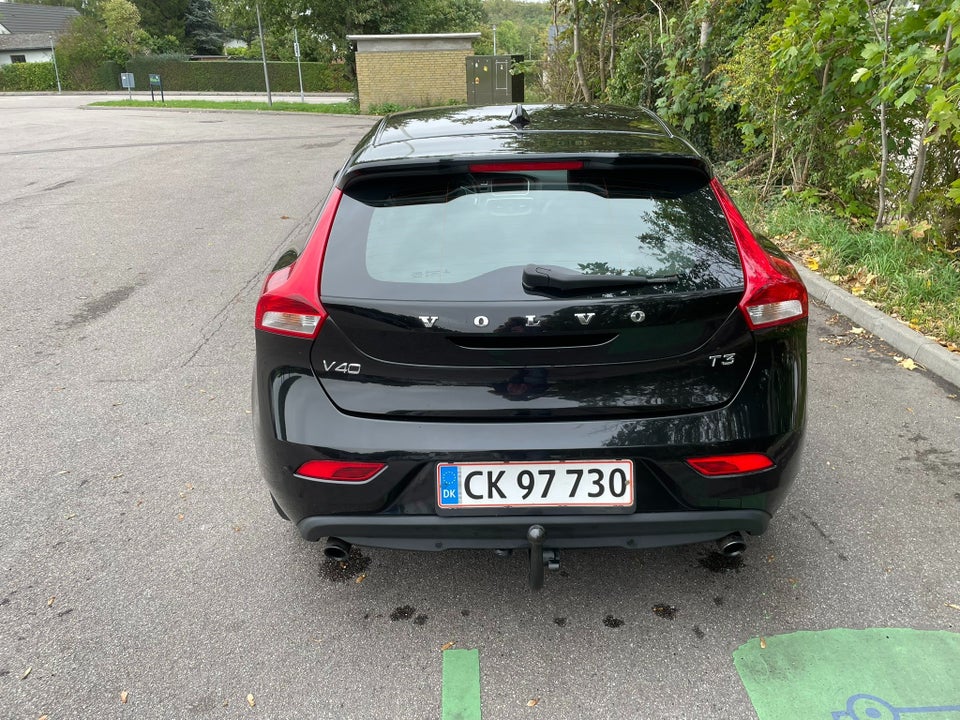 Volvo V40 1,5 T3 152 Momentum aut. 5d