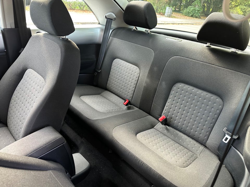 VW New Beetle 1,6 Trendline 2d