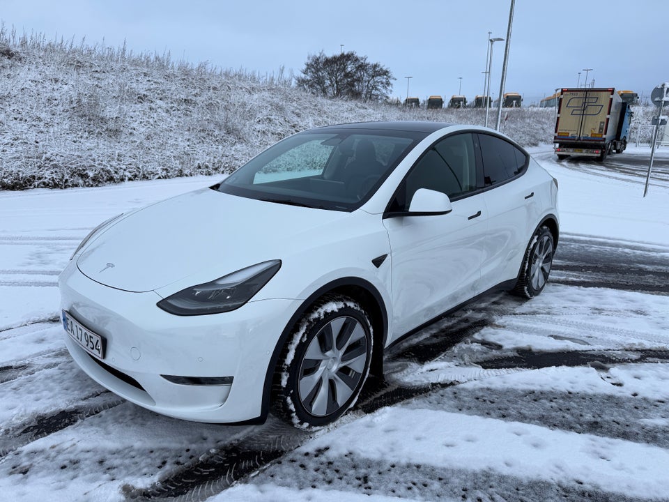 Tesla Model Y Long Range AWD 5d