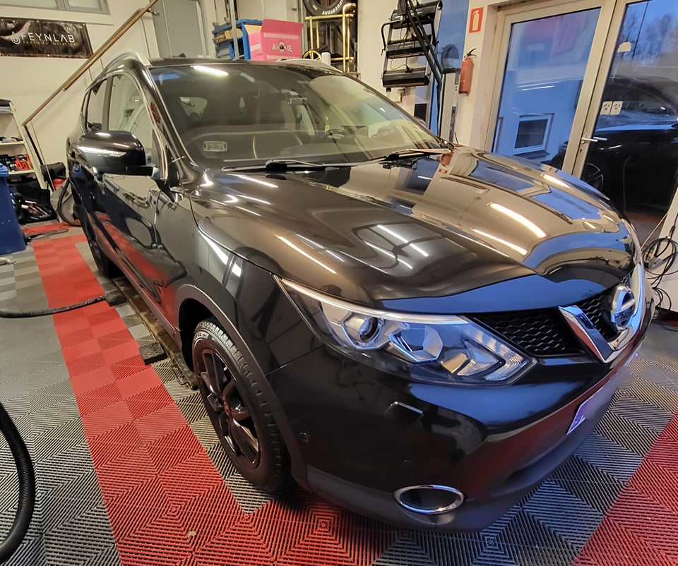 Nissan Qashqai 1,6 dCi 130 Tekna 5d
