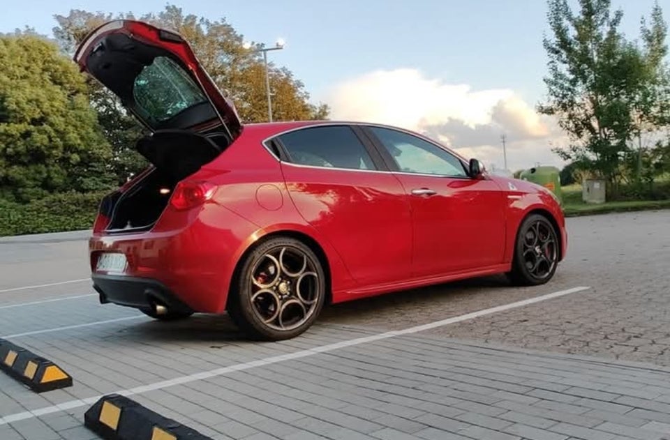 Alfa Romeo Giulietta 1,75 TBi Quadrifoglio Verde 5d