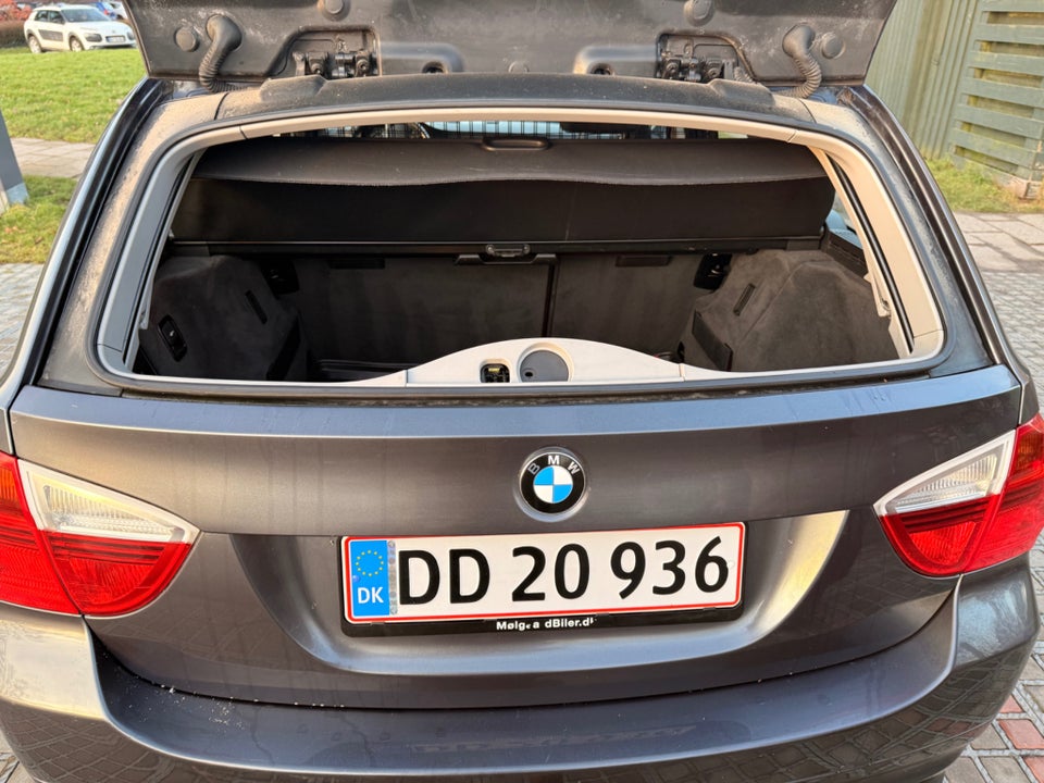 BMW 320i 2,0 Touring 5d