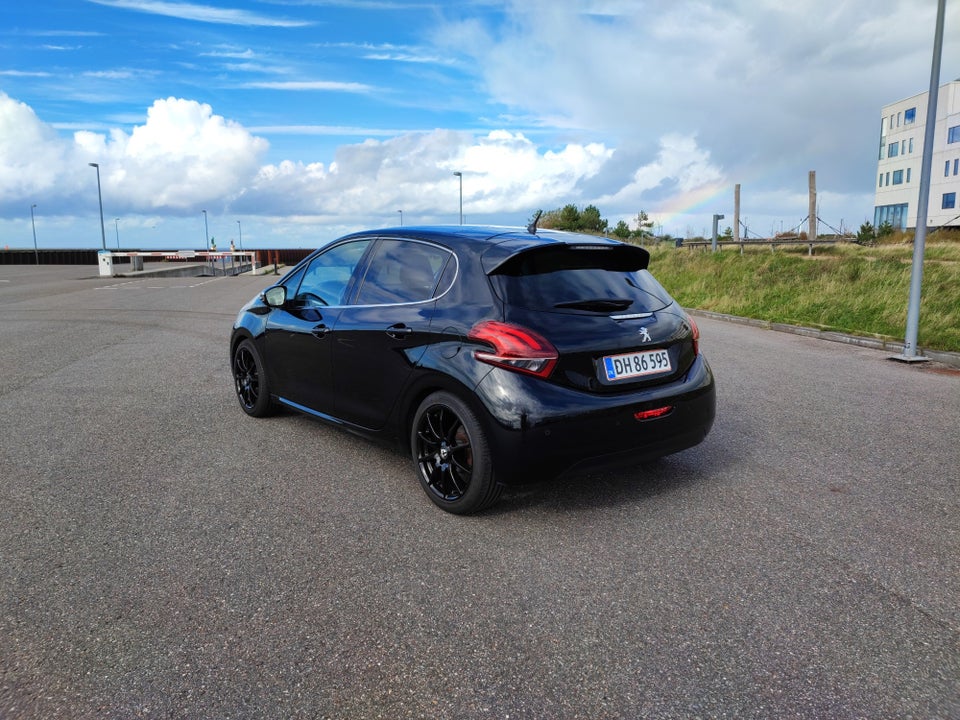 Peugeot 208 1,6 BlueHDi 100 Desire Sky 5d